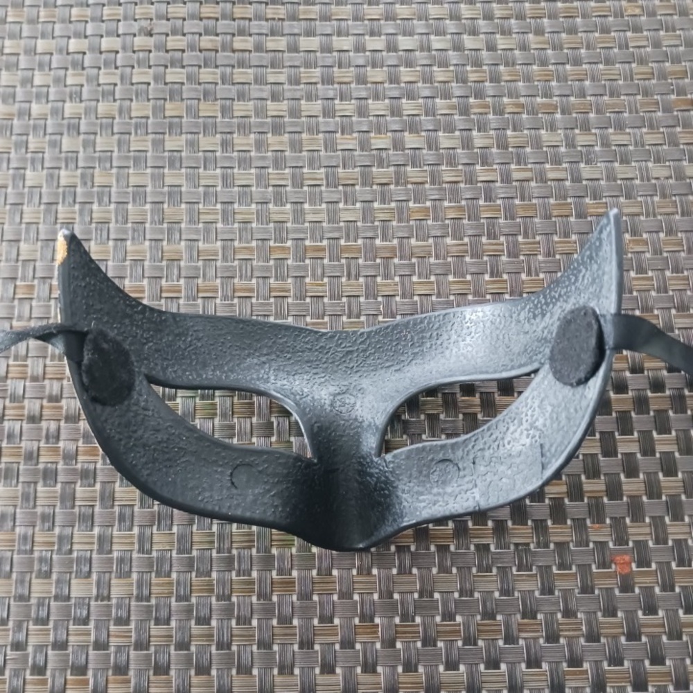 Two Masquerade Party Face Masks - Picture 7 of 7